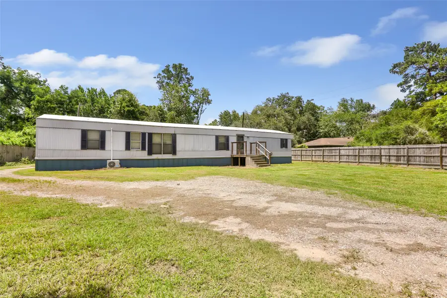 104 W Lawrence Street, Dayton, TX 77535 - #2