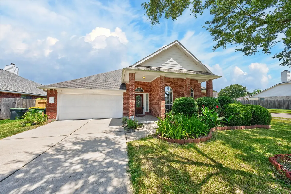 10101 Hidden Falls Drive, Pearland, TX 77584 - #1