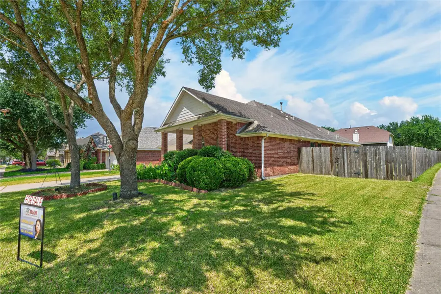 10101 Hidden Falls Drive, Pearland, TX 77584 - #2