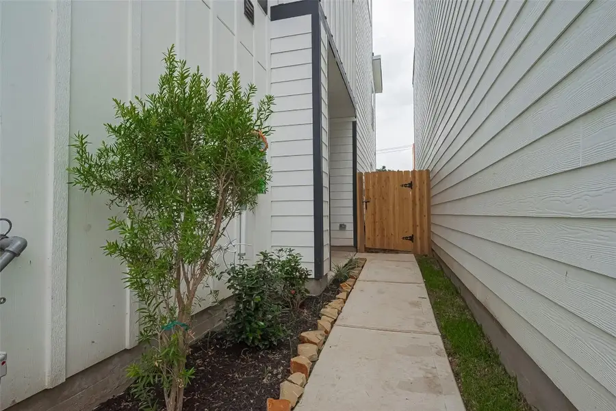 1609 Regents Court, Houston, TX 77055 - #2