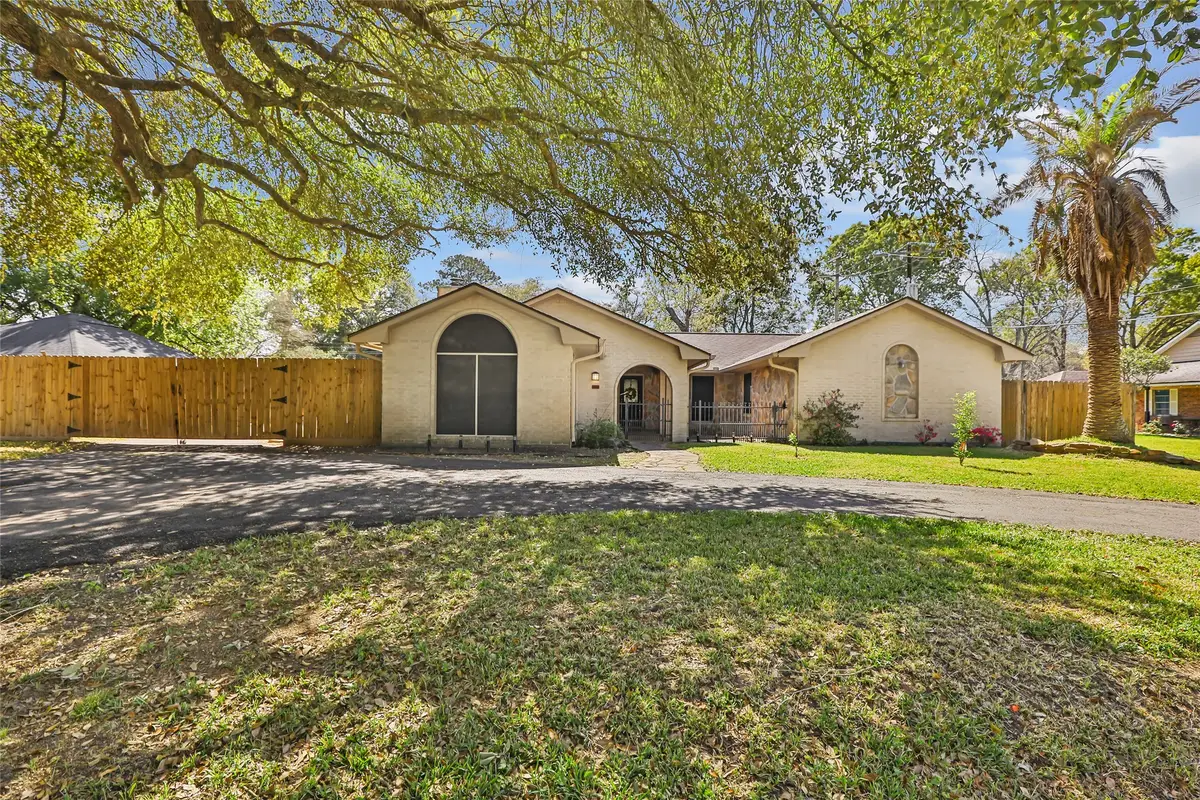 6 Hillcrest Street, Dayton, TX 77535 - #1