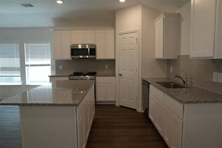 10481 Sugar Mill Drive, Conroe, TX 77306 - Image #3