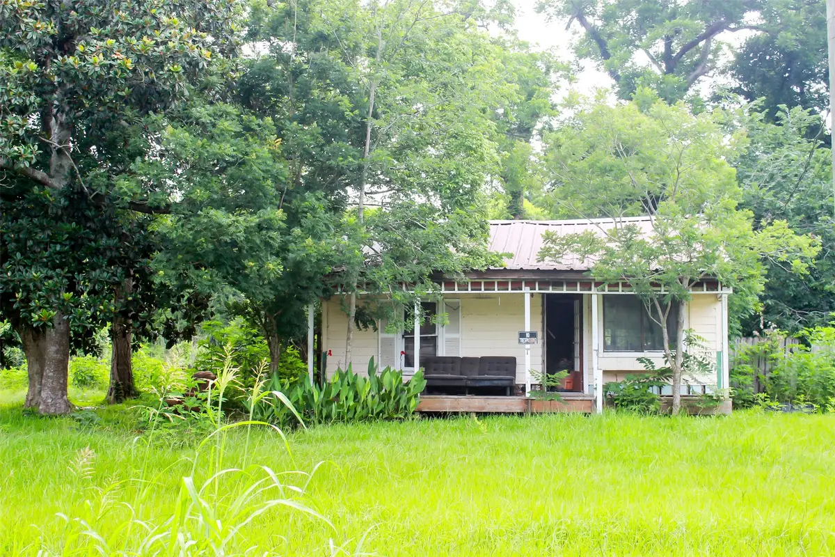 120 Creekside Drive, Angleton, TX 77515 - #1