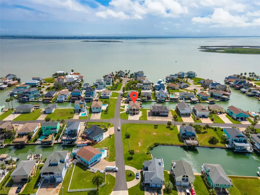 1301 Maui Dr Drive, Tiki Island, TX 77554 - #3