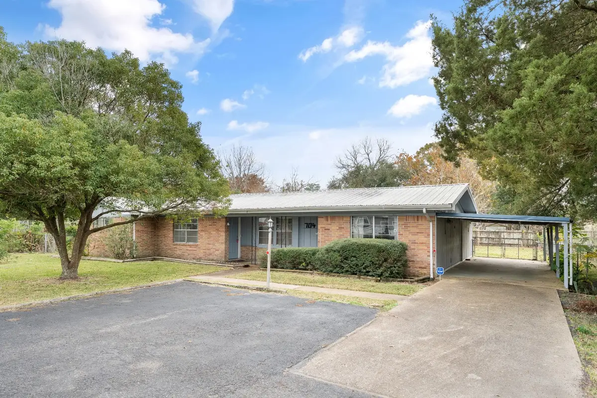 704 Cook Road, Winnie, TX 77665 - Image #1