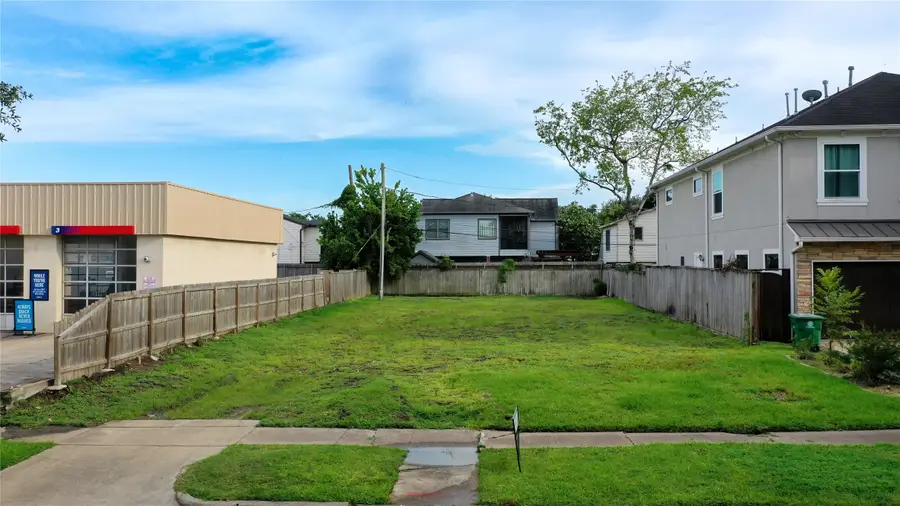 2107 W Main Street, Houston, TX 77098 - #2