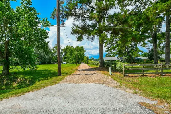 22035 Buescher Road, Tomball, TX 77377