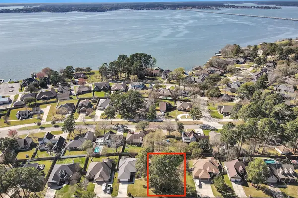 12645 Capricornus, Willis, TX 77318