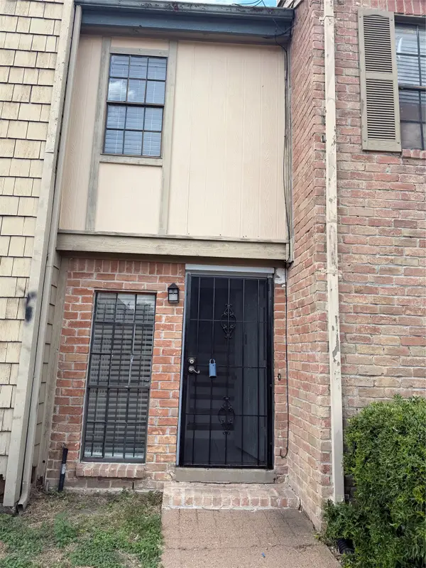 9901 Sharpcrest Street #E6, Houston, TX 77036