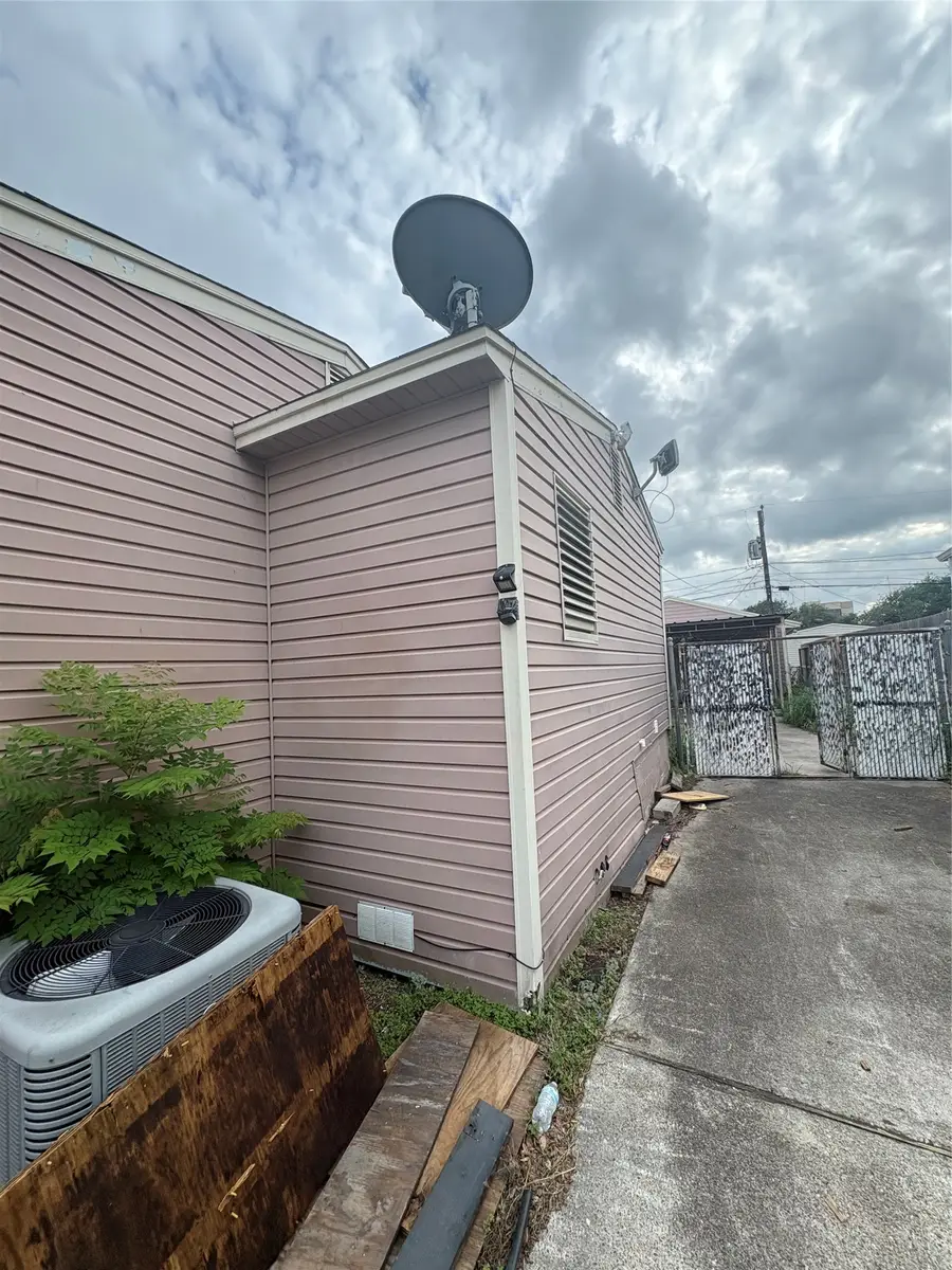 3545 Monterrey St, Corpus Christi, TX 78411 - #3