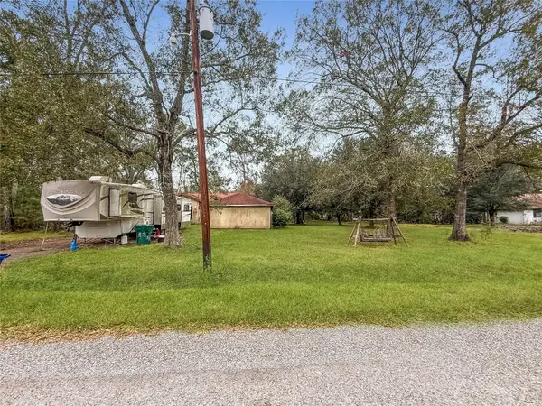 4585 Eaves Road, Vidor, TX 77662