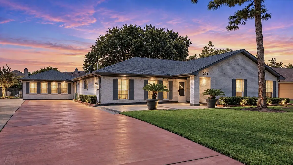 201 Amber Lane, League City, TX 77573 - #1