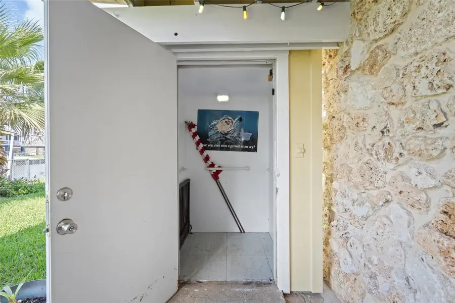 321 Ling Street, Bayou Vista, TX 77563 - #2