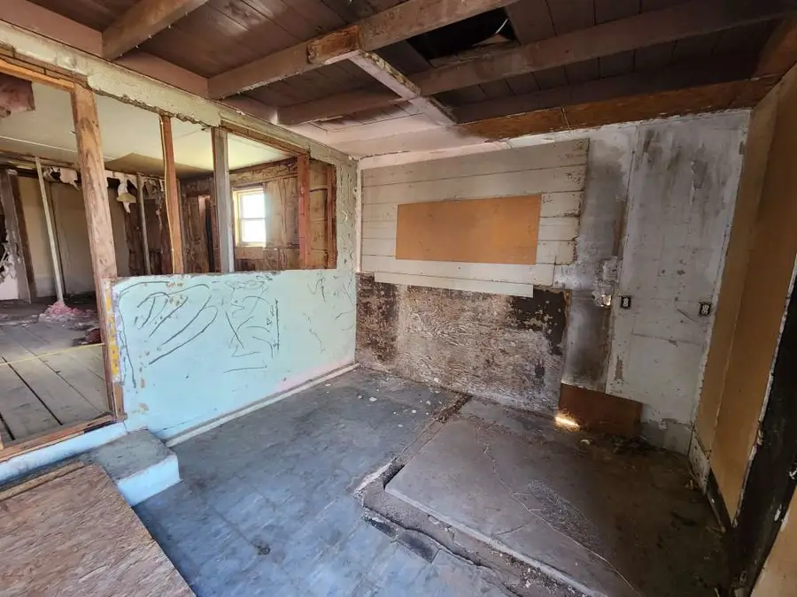 512 N Avenue A, Grandfalls, TX 79742 - #3