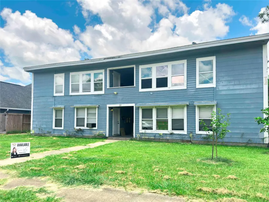 111 Holly Street, Lake Jackson, TX 77566 - #2