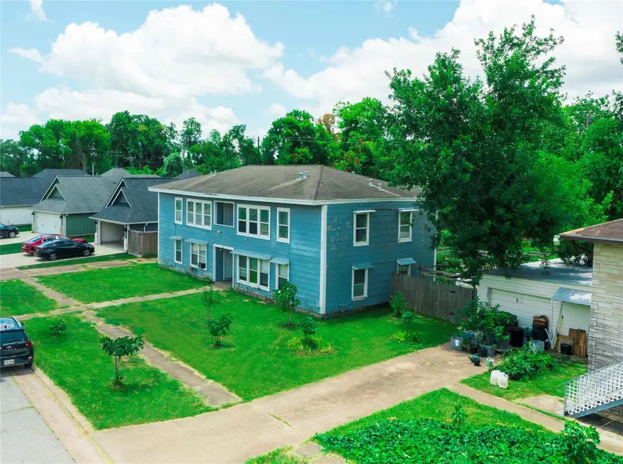 111 Holly Street, Lake Jackson, TX 77566 - #3