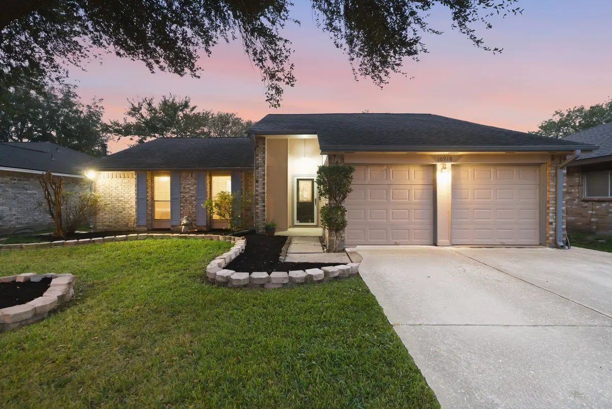 16918 Barkentine Lane, Friendswood, TX 77546 - Image #1