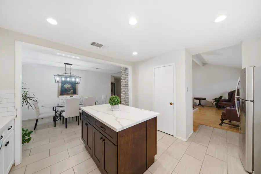 16918 Barkentine Lane, Friendswood, TX 77546 - Image #3