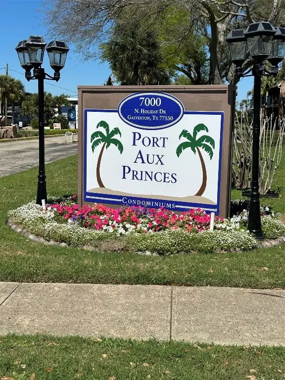 7112 N Holiday Drive, Galveston, TX 77550 - #1