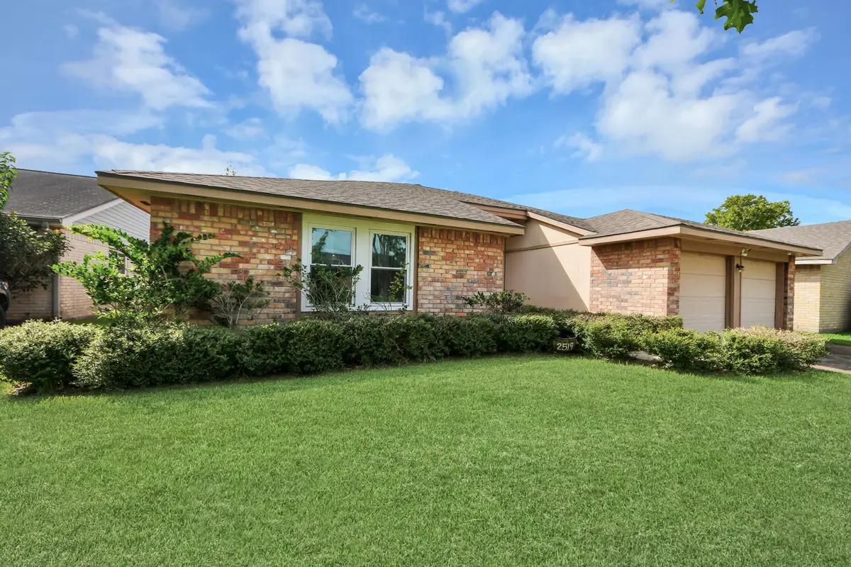 2519 Colonial Ridge Drive, Friendswood, TX 77546 - #1