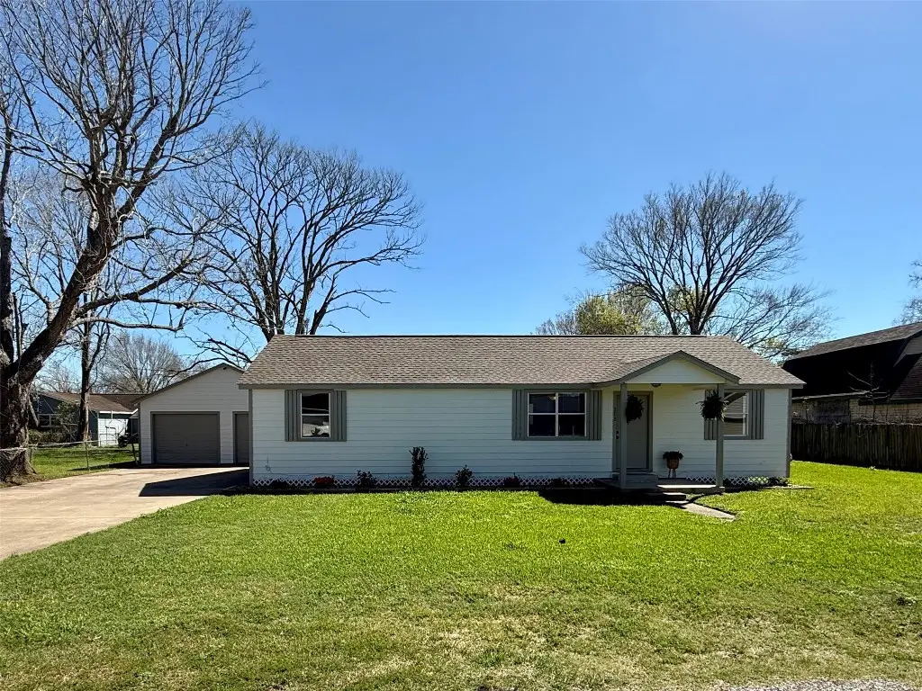 111 4th Street, Brazoria, TX 77422 - #1