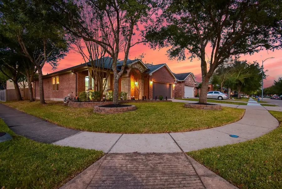 13015 Shallow Falls Lane, Pearland, TX 77584 - Image #3