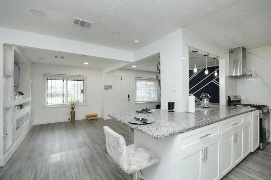 5739 Waterford Drive, Houston, TX 77033 - #2
