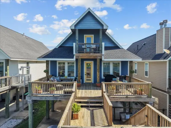 209 S Front Street, Freeport, TX 77541