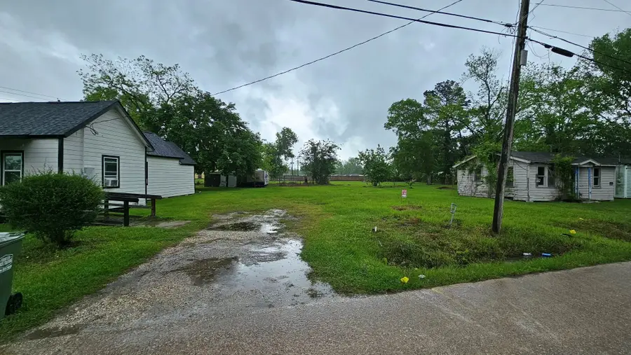 1503 Beauty Street, Dayton, TX 77535 - #3