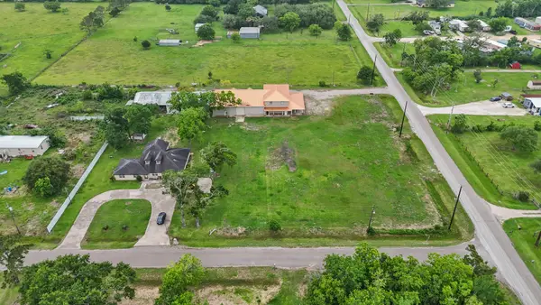 5930 County Road 396, Alvin, TX 77511