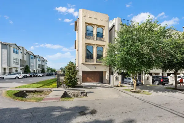 1102 W 15th 1/2 Street #A, Houston, TX 77008