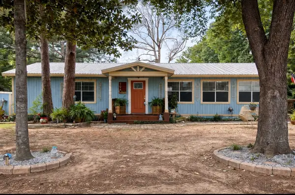 104 W Paradise Drive, Trinity, TX 75862