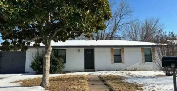 1109 Nugent Street, Bowie, TX 76230