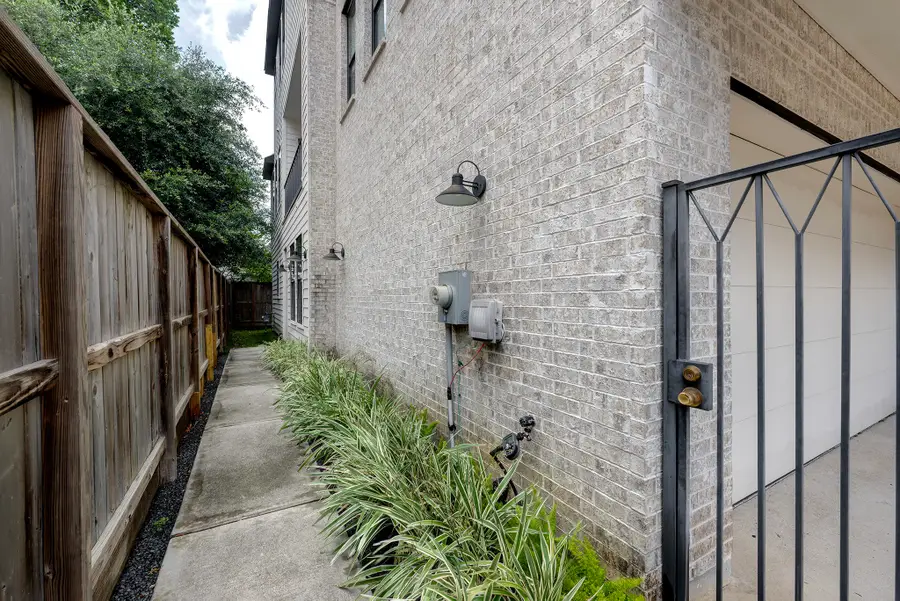 3918 Floyd Street, Houston, TX 77007 - #3
