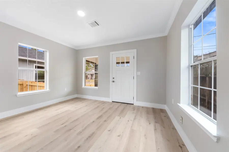 219 E James Street, Baytown, TX 77520 - #3