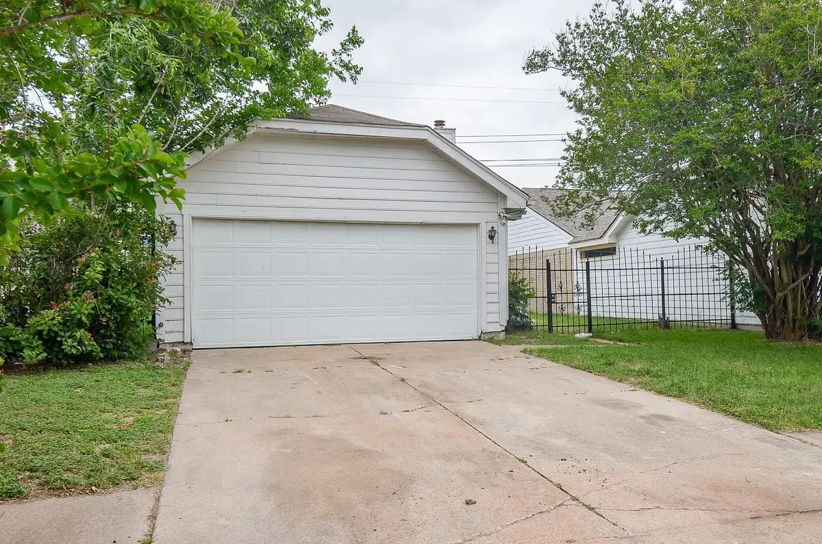 11818 Spring Grove Dr, Houston, TX 77099 - #1