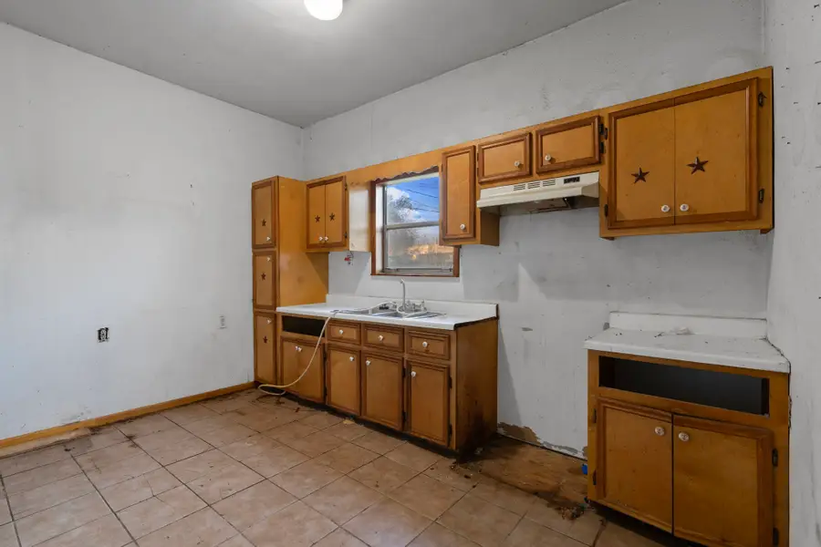 9429 E Avenue H, Houston, TX 77012 - Image #3