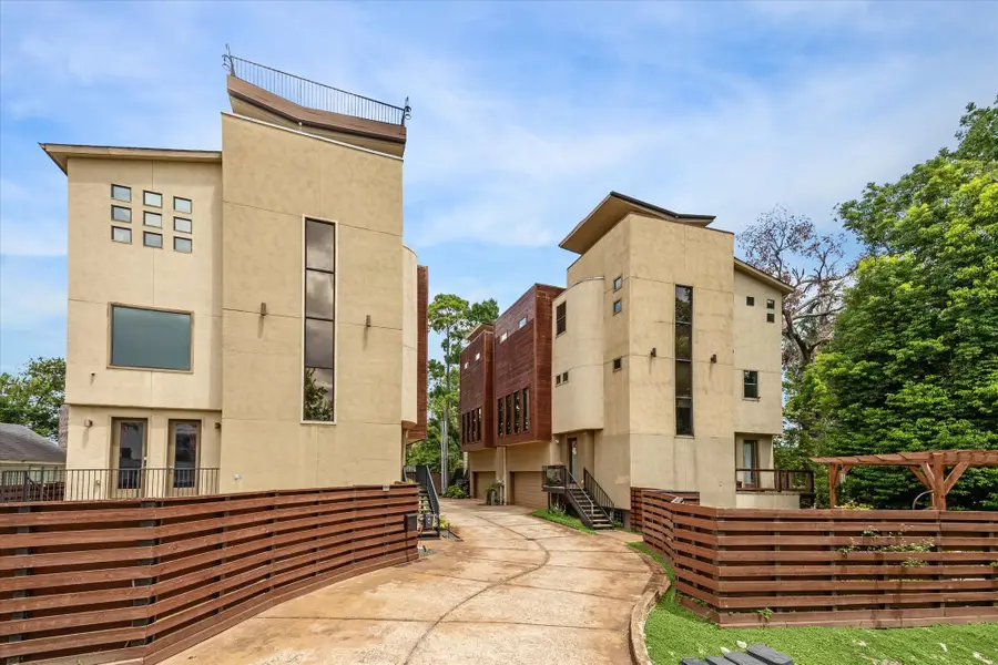 1901 W 14th 1/2 Street #C, Houston, TX 77008 - Image #2