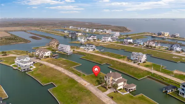 9 Ramrod, Hitchcock, TX 77563