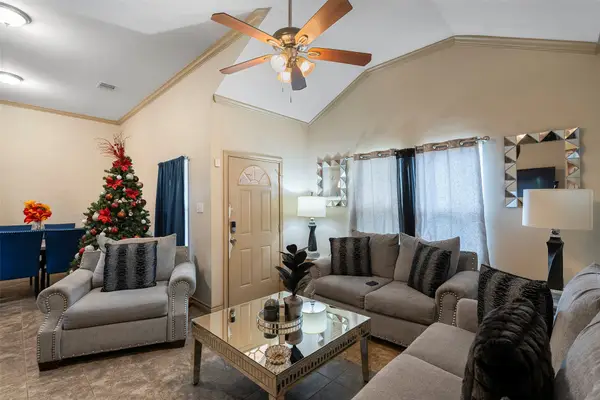 1541 3rd St, Hempstead, TX 77445