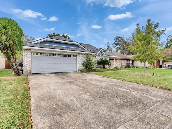 327 Enfield Drive, Highlands, TX 77562