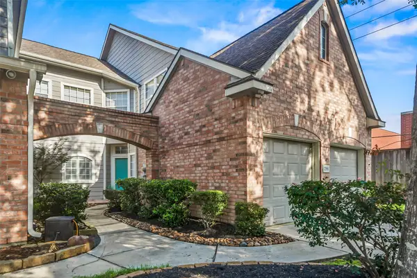 2351 Summit Way Court, Kingwood, TX 77339