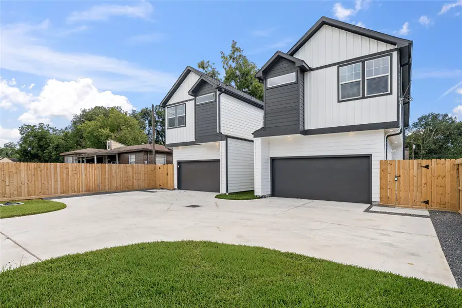 1031 S Victory Drive, Houston, TX 77088 - Image #2