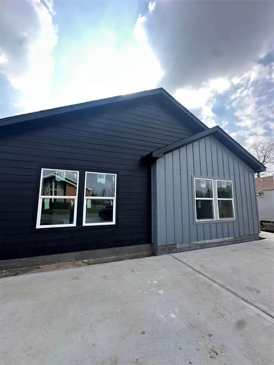 1615 Dolly Wright Street, Houston, TX 77088 - Image #2