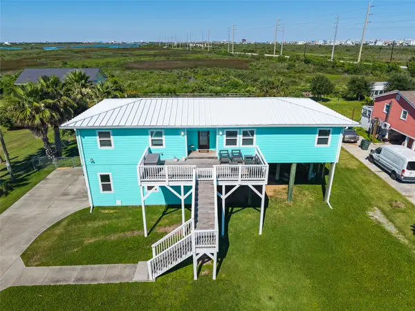 3527 9 Mile Road, Galveston, TX 77554