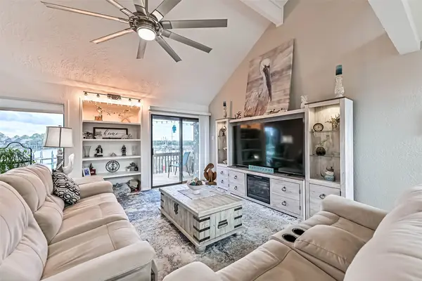 715 Davis Road, League City, TX 77573