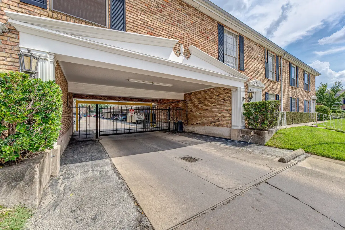 2101 Fountain View Drive #46C, Houston, TX 77057 - Image #1