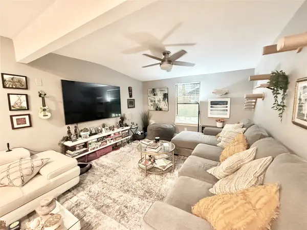 2043 Des Jardines Street, Houston, TX 77023
