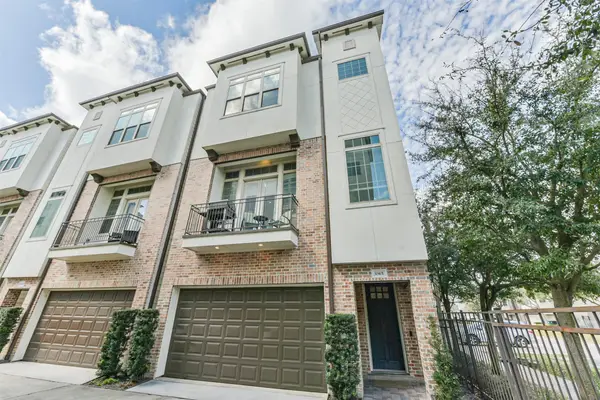 1040 W 26th Street #E, Houston, TX 77008