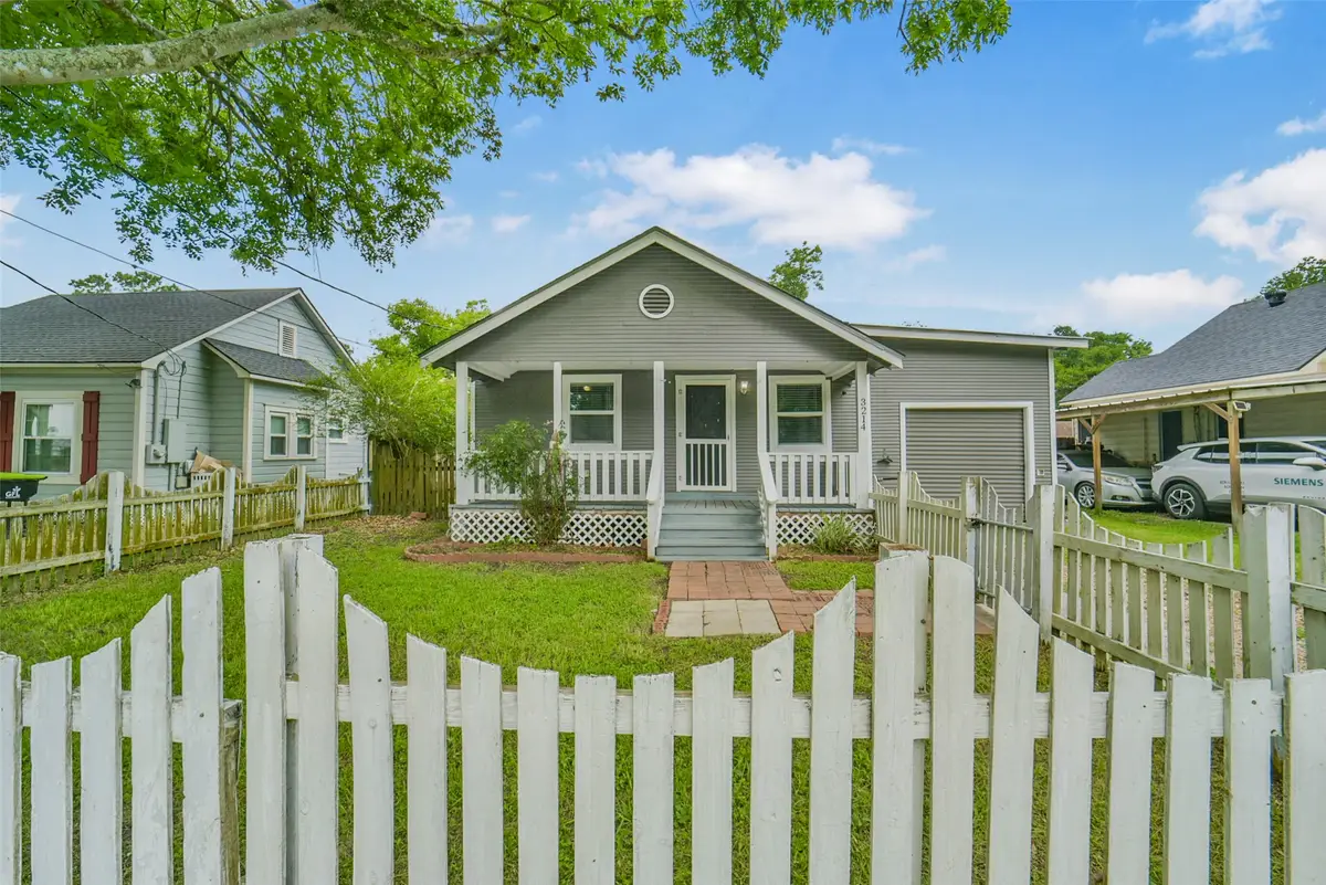 3214 North Avenue, Needville, TX 77461 - #1